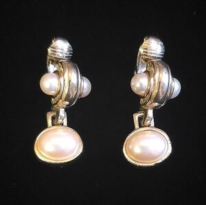 Vintage Richelieu Faux Pearl Drop Dangle Clip On Earrings Gold Tone